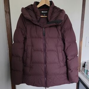 Outdoor Research Women's Burgundy Puffer Jacket Coze Down Coat Small